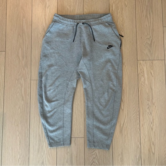 Nike Tech Fleece Joggers Silver Pants Size Medium - Picture 1 of 5
